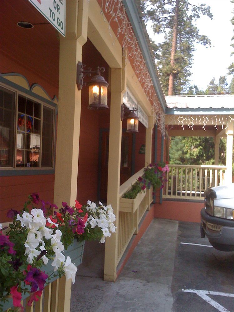 Strawberry Inn מראה חיצוני תמונה